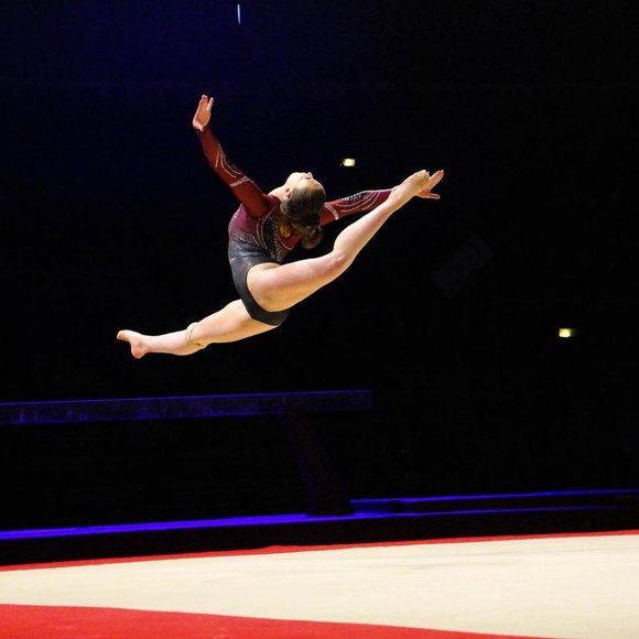 Meet your Posher, Amanda - Picture 3 of 6